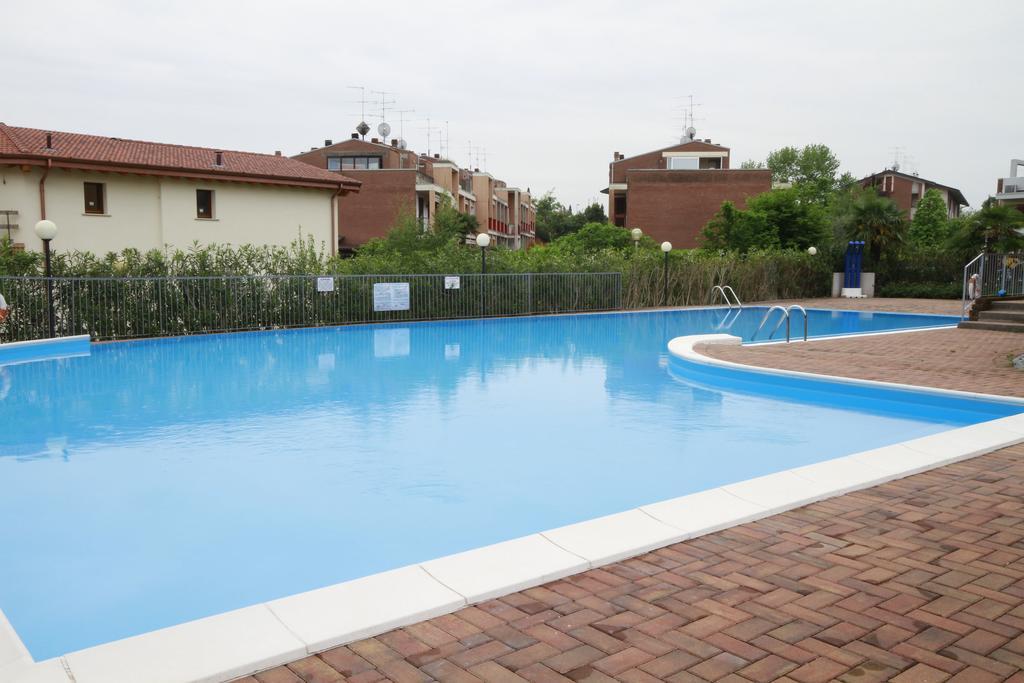데센자노델가르다 Luminoso Trilocale Con Piscina E Giardino Privato 아파트 외부 사진