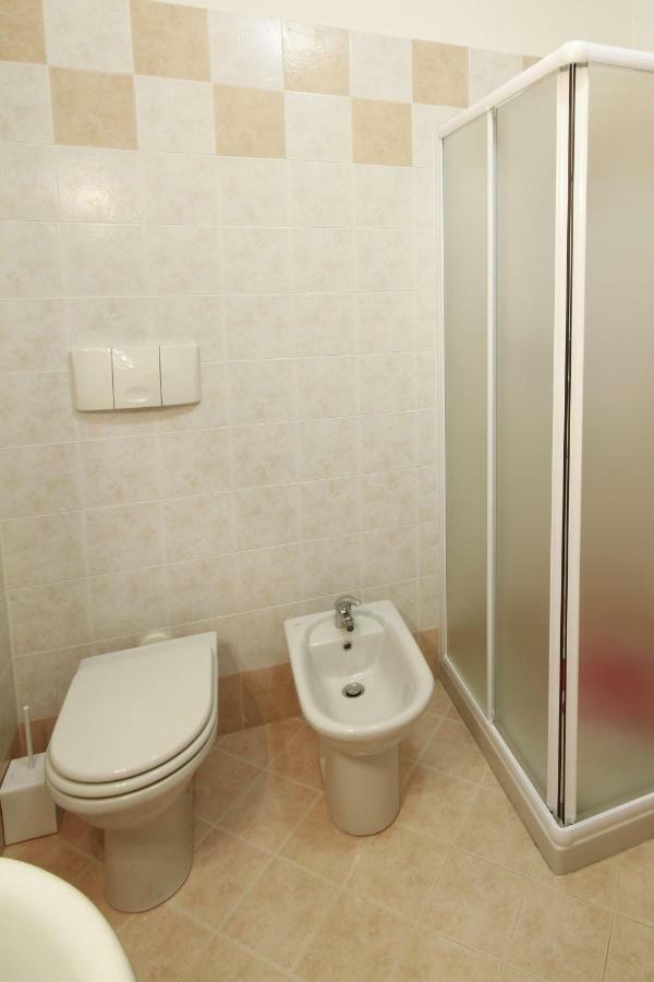 데센자노델가르다 Luminoso Trilocale Con Piscina E Giardino Privato 아파트 외부 사진